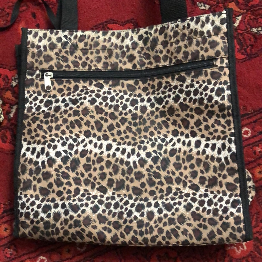 NWOT TRAVEL ANIMAL PRINT BAG - Picture 3 of 10